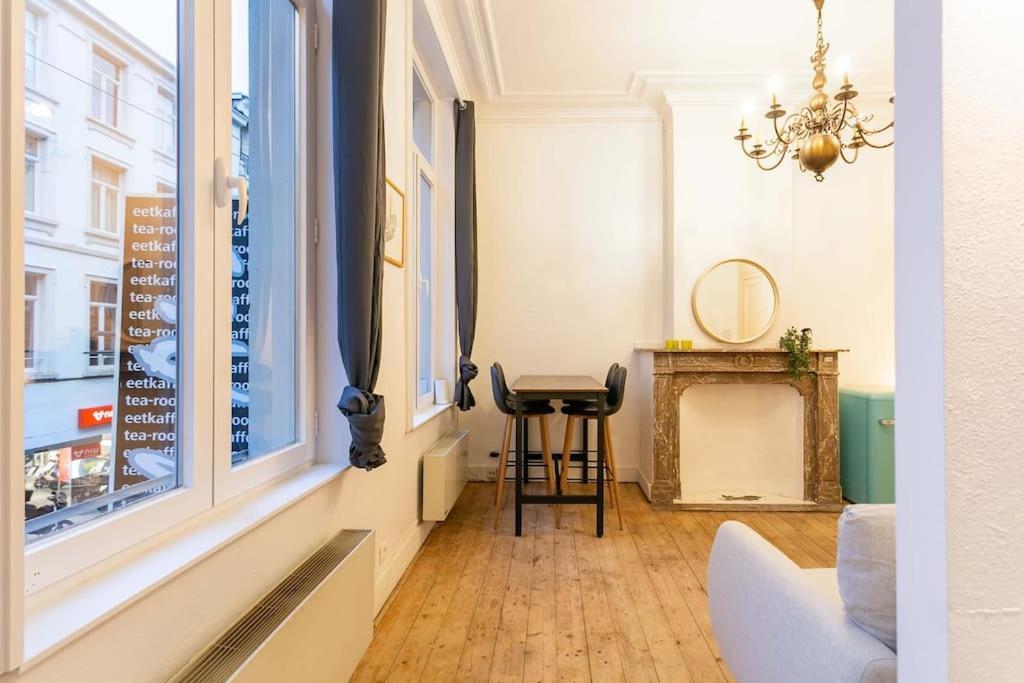Blue Lagoon In The City Apartment Antwerpen Bagian luar foto
