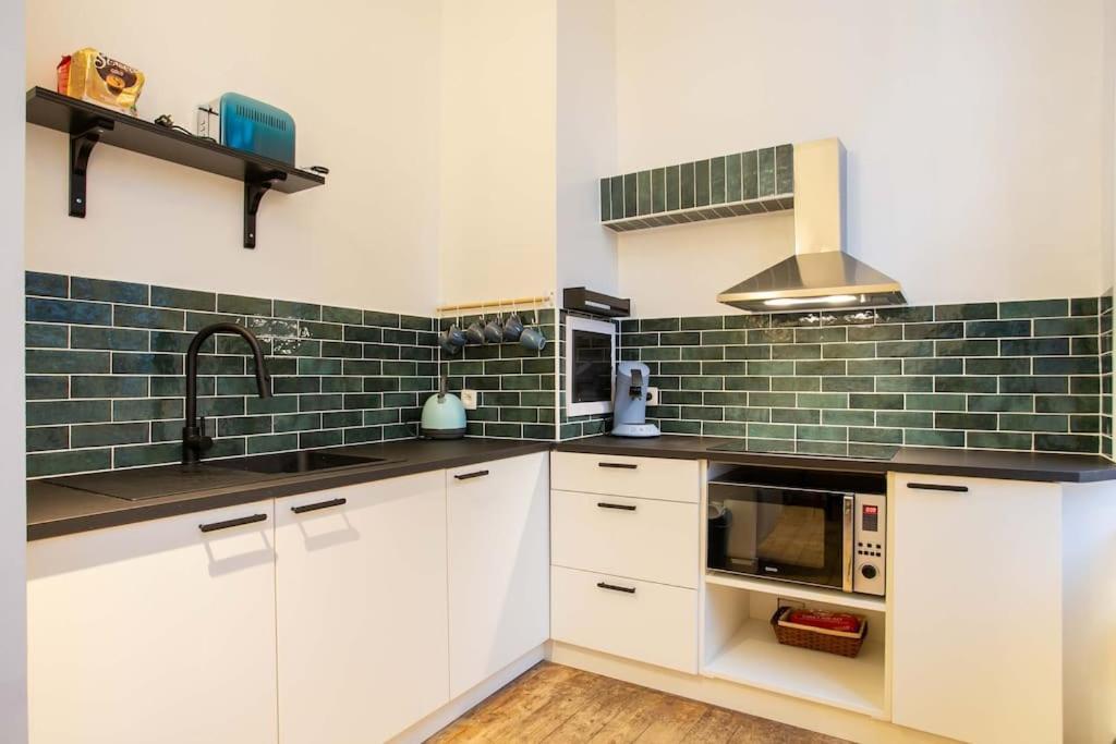 Blue Lagoon In The City Apartment Antwerpen Bagian luar foto