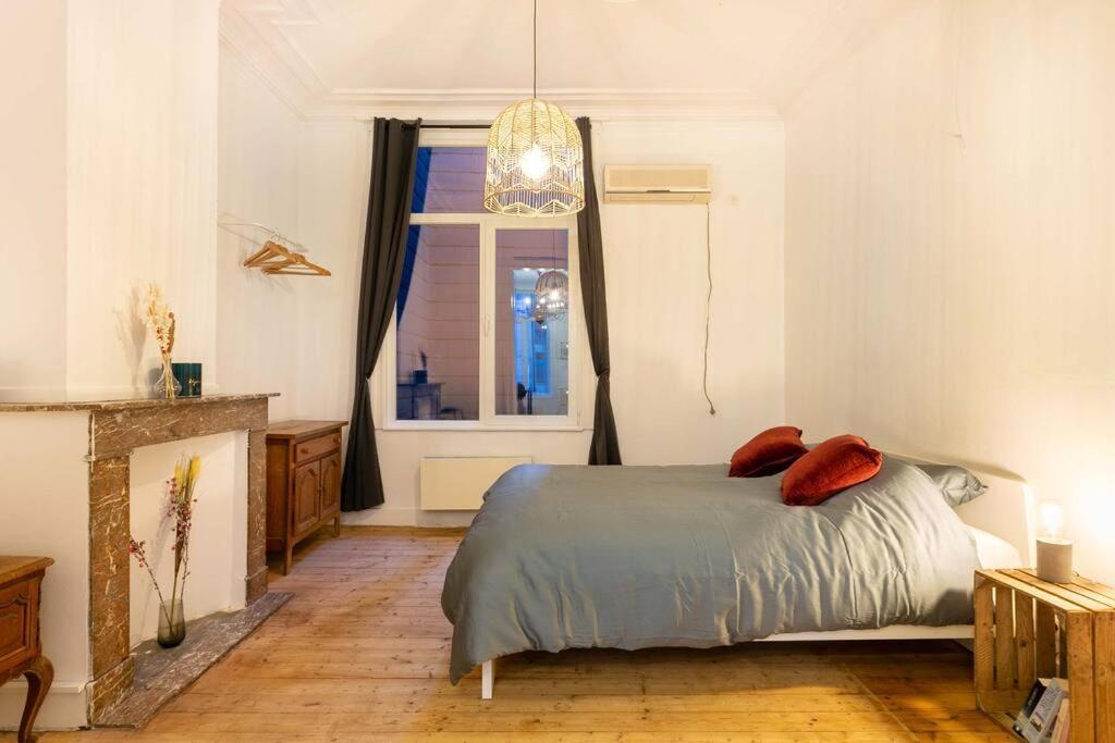 Blue Lagoon In The City Apartment Antwerpen Bagian luar foto